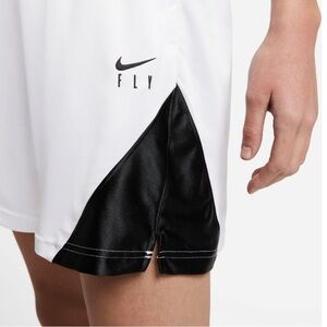 NWT Nike Women's Dri-FIT ISoFly Basketball Shorts (WHT/BLK) Size XXL